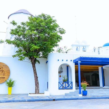 Santorini Park Stay Petchaburi Esterno foto